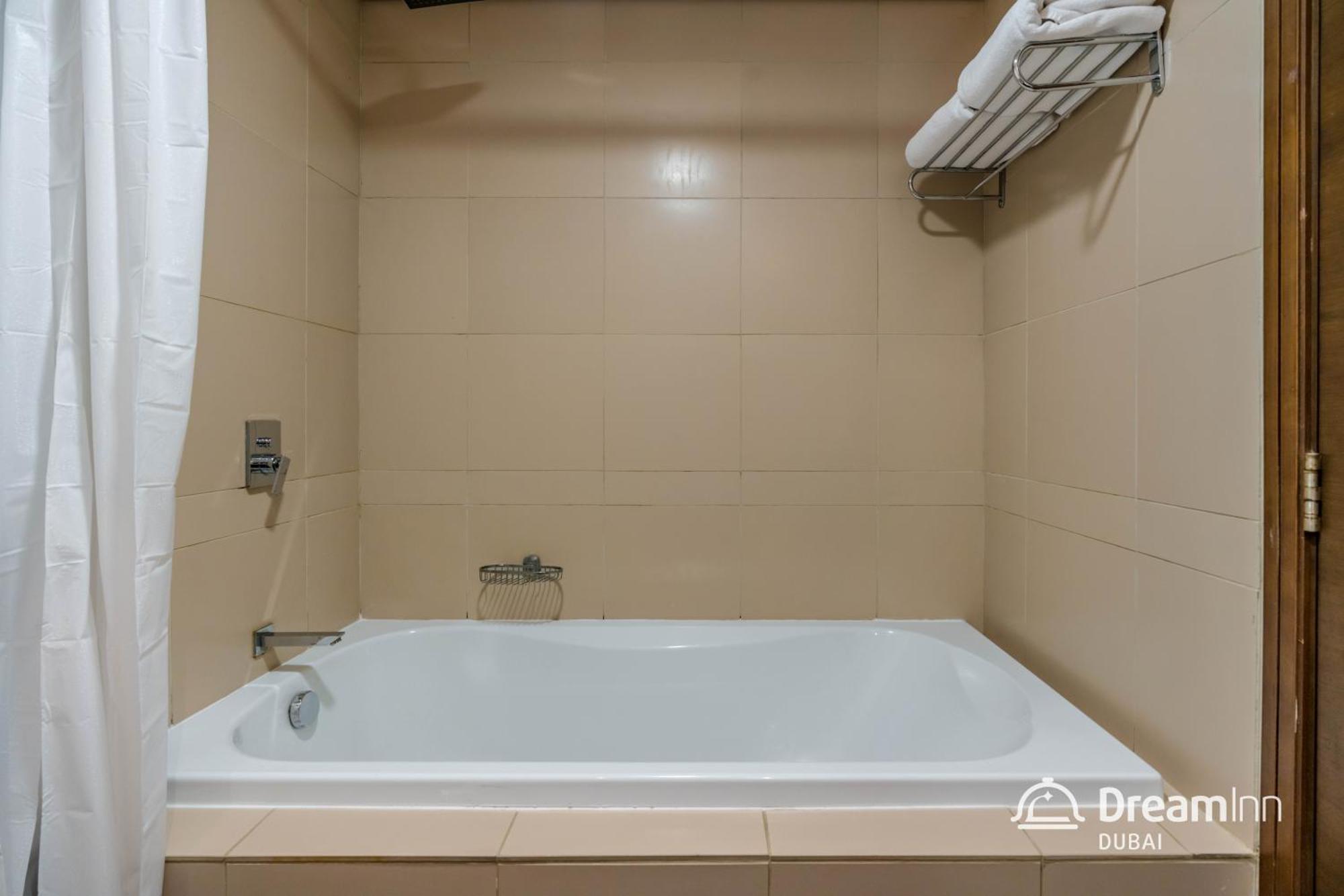 Dream Inn Apartments- West Wharf Tower Canal View Dubai Ngoại thất bức ảnh